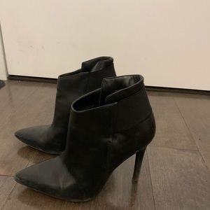 Guess boots